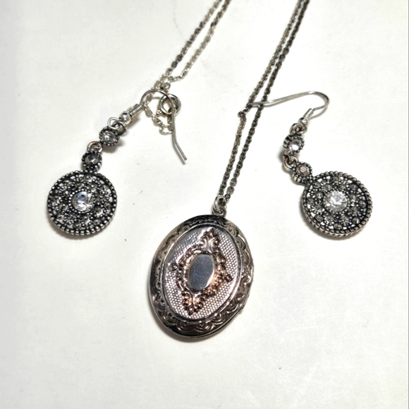 Source Unknown Jewelry - Necklace 18" Silvertone Chain with Locket Crystal Marchasite Fishhook Earrings